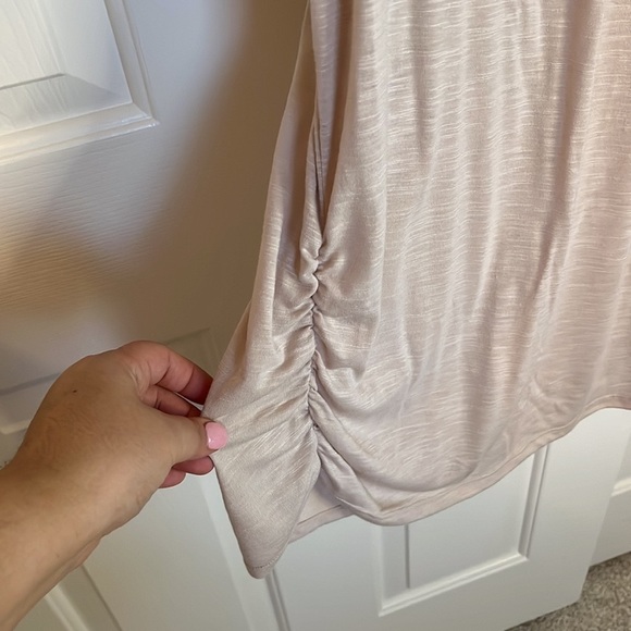 Style & Co, Cream top, 3/4 sleeves with ruching on sleeves & sides. Size 0x - Picture 3 of 7